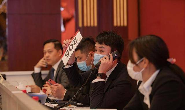 圆明园烧毁，一件“古衣柜”流落欧洲，老外转手卖9315万