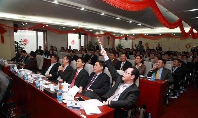 圆明园烧毁，一件“古衣柜”流落欧洲，老外转手卖9315万