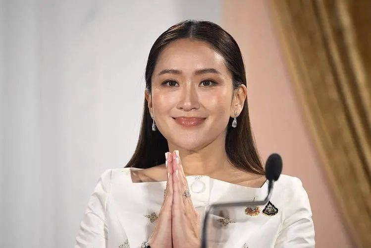 洪森直接摊牌了,泰国总理不换人,柬埔寨就不会与泰国握手言和