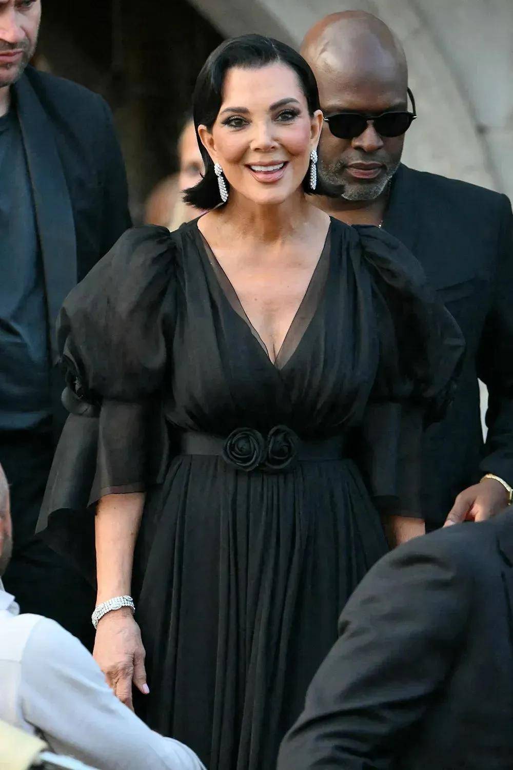 贝索斯的奢华婚礼，终于在“天怒人怨”中秀完了！