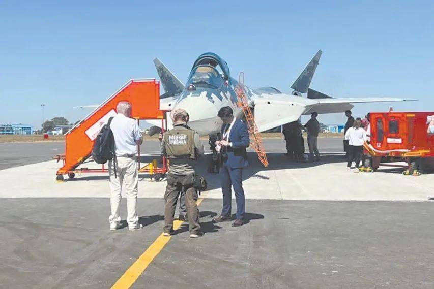 普京突然打破平衡？30架苏-57全速空降印度，对中国会有什么影响？