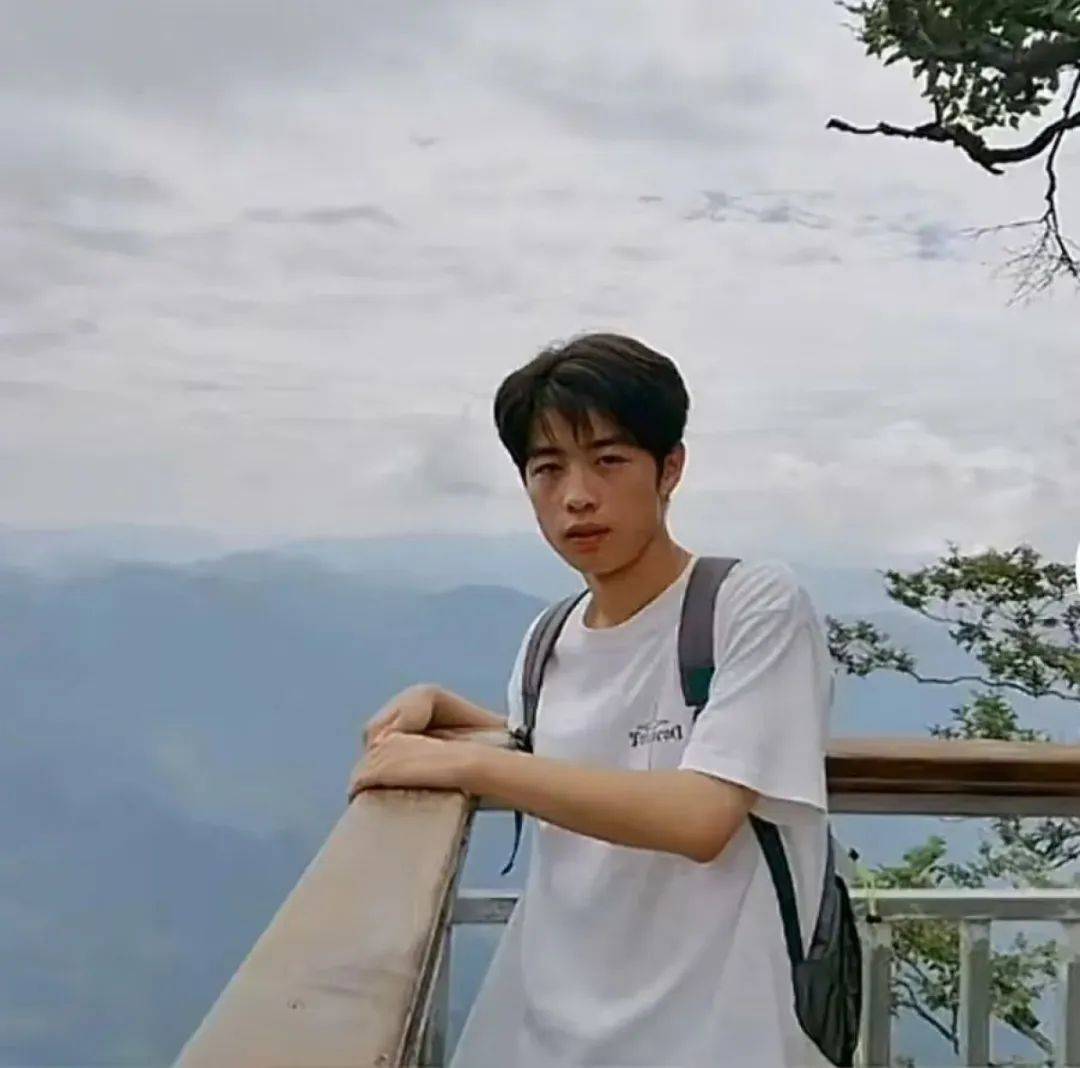 被骗至缅甸失联高考生同车乘客亲述：一起拼车4小时，同乘人都劝他回家，次日收“报平安”定位