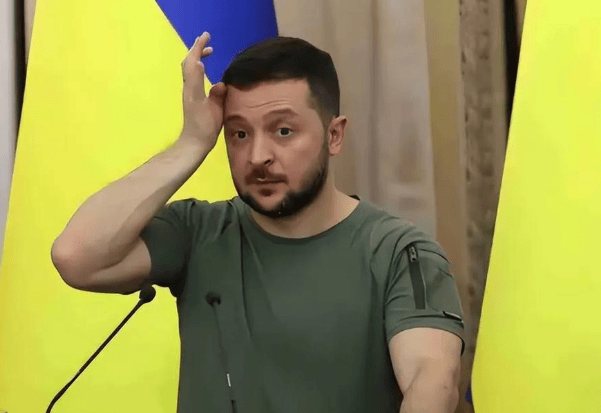 泽连斯基抵挡不住压力，乌克兰人已经醒悟，数千人冲上街头，“最大的敌人”并不是俄罗斯？