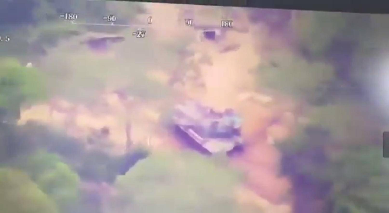 战事失控，59D坦克拼死突击，泰国瞬间进入应战：数架F16战机开炸