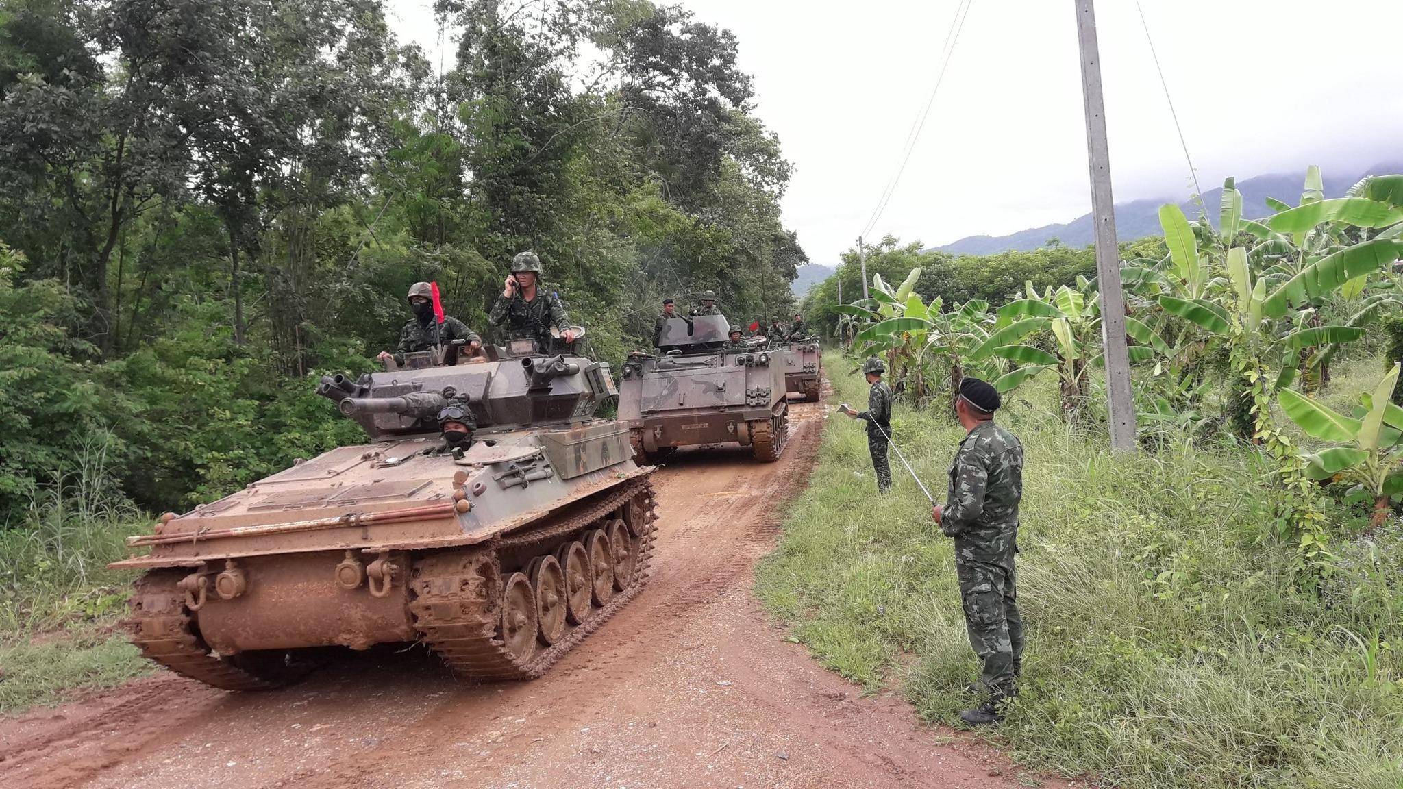 战事失控，59D坦克拼死突击，泰国瞬间进入应战：数架F16战机开炸