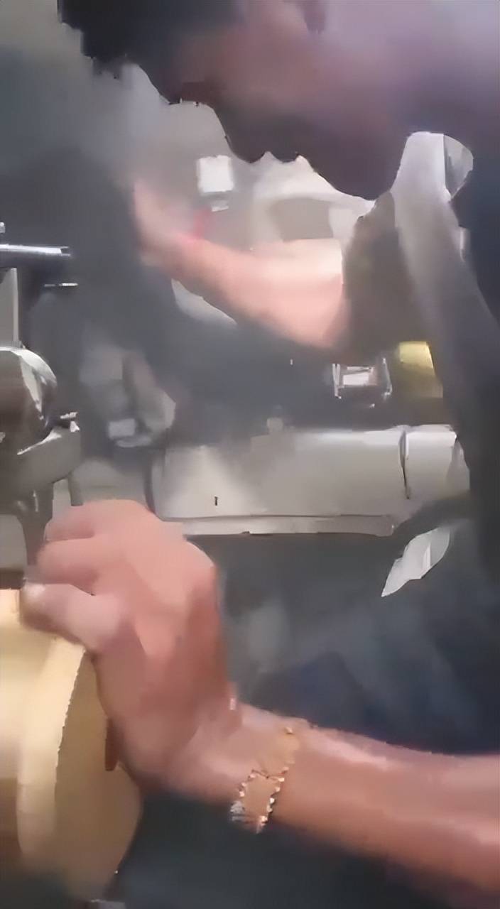 战事失控，59D坦克拼死突击，泰国瞬间进入应战：数架F16战机开炸