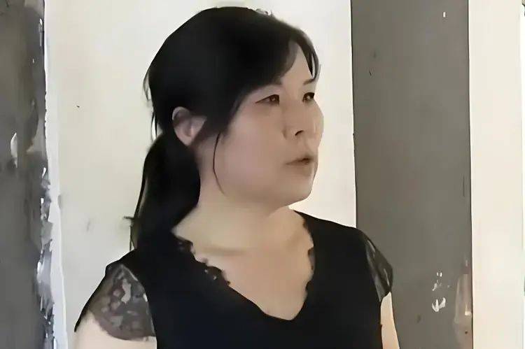 湖南55岁巨婴女子因太漂亮，没上过一天班，颜值曝光后网友唏嘘