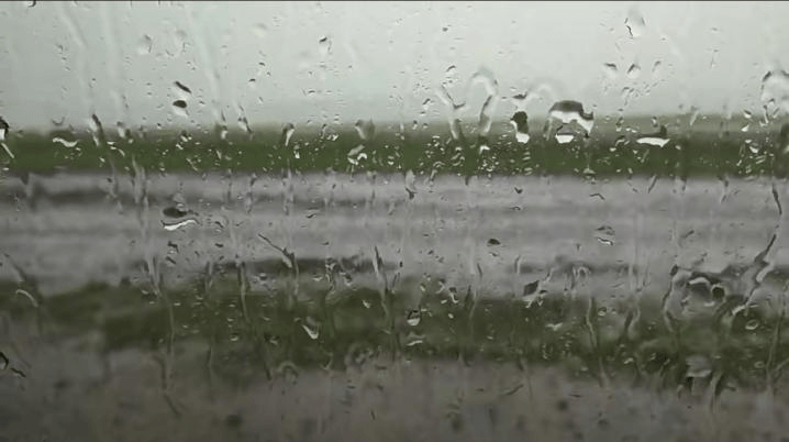 内蒙古遇1959年来最强降水，有游客滞留沙漠近三小时