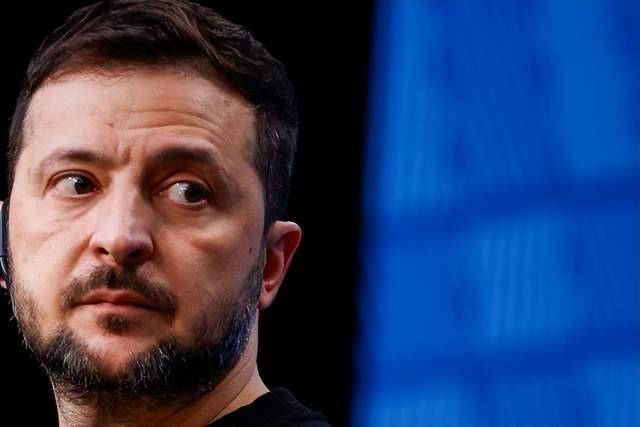 泽连斯基下台成定局？俄媒爆料，美英密会绕开乌克兰，新总统已定