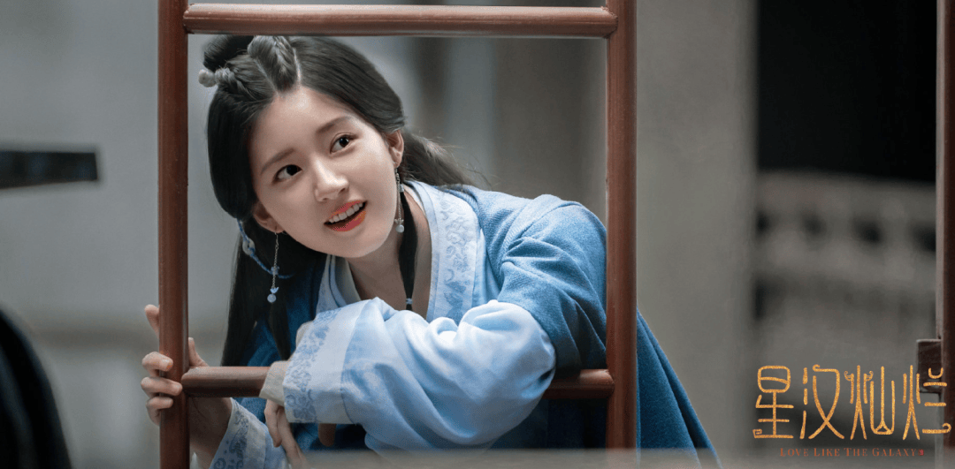 赵露思突然开撕经纪公司，“顶流小花怎么走到穷途末路”