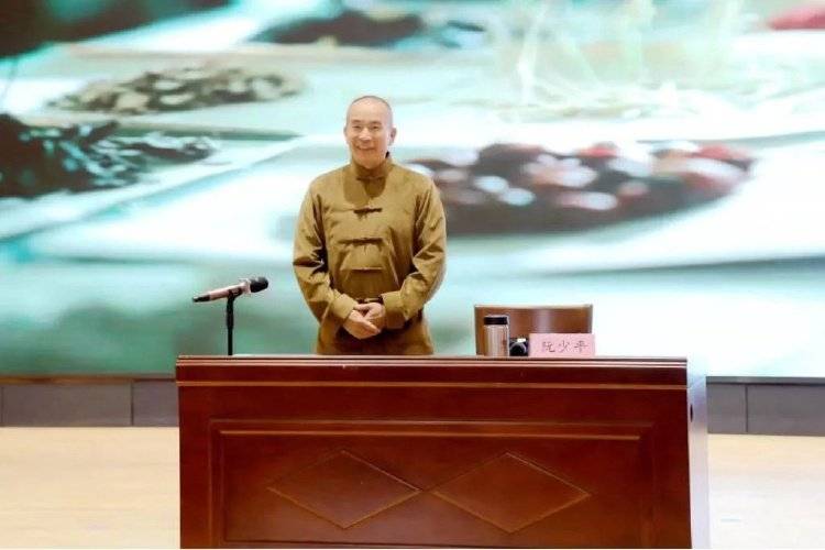 起底假院士阮少平：头衔极多 上个月才履新“院长” 行骗足迹遍布多地