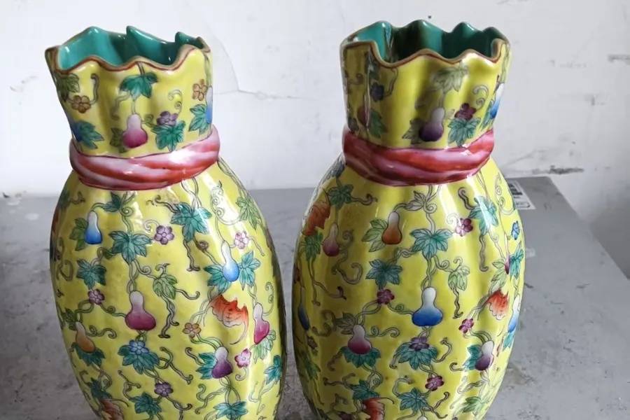 震惊！上海年轻男子和大爷结成“忘年交”，谁料对方竟在背后...200余万积蓄被掏空！