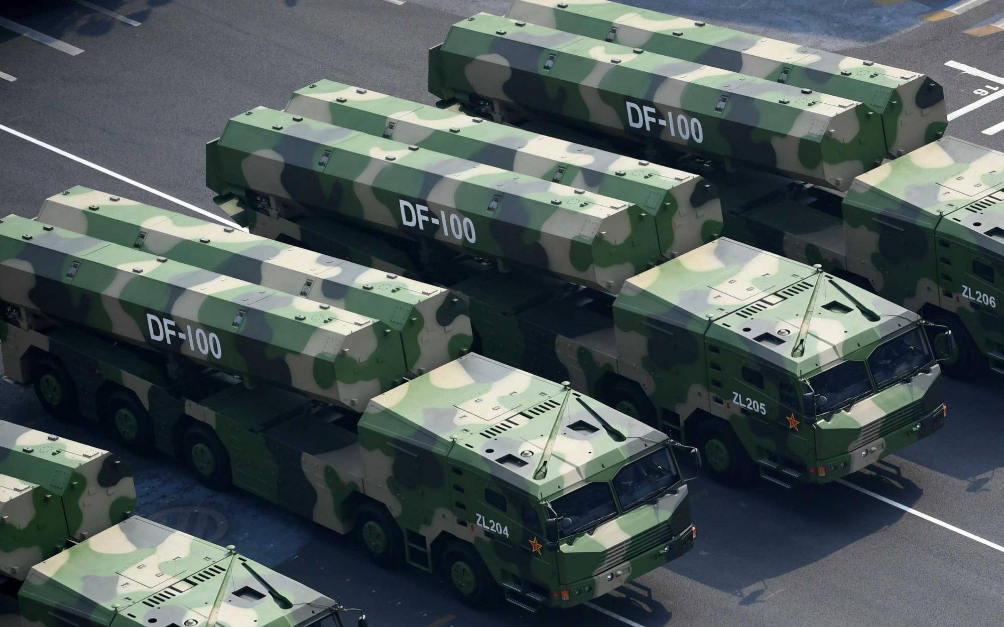 全程4马赫直达关岛，东风-100实弹画面首度曝光，向美国发出明确警告！