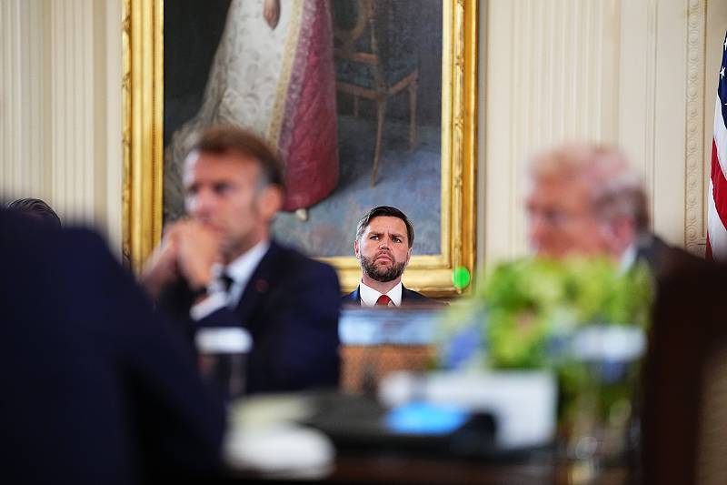 俄罗斯持续为“普泽会”降温，万斯重提对俄新制裁