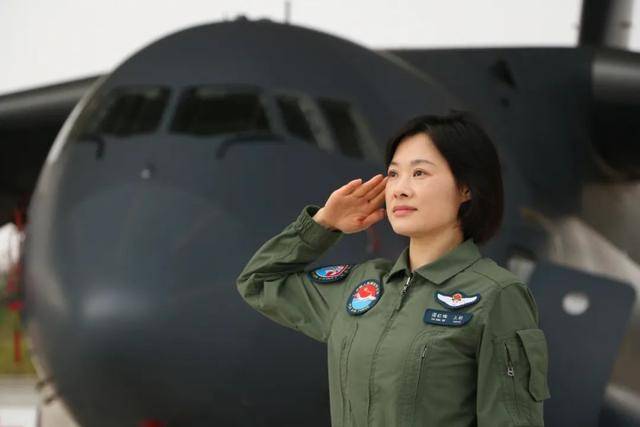 阅兵最帅女机长,是她!