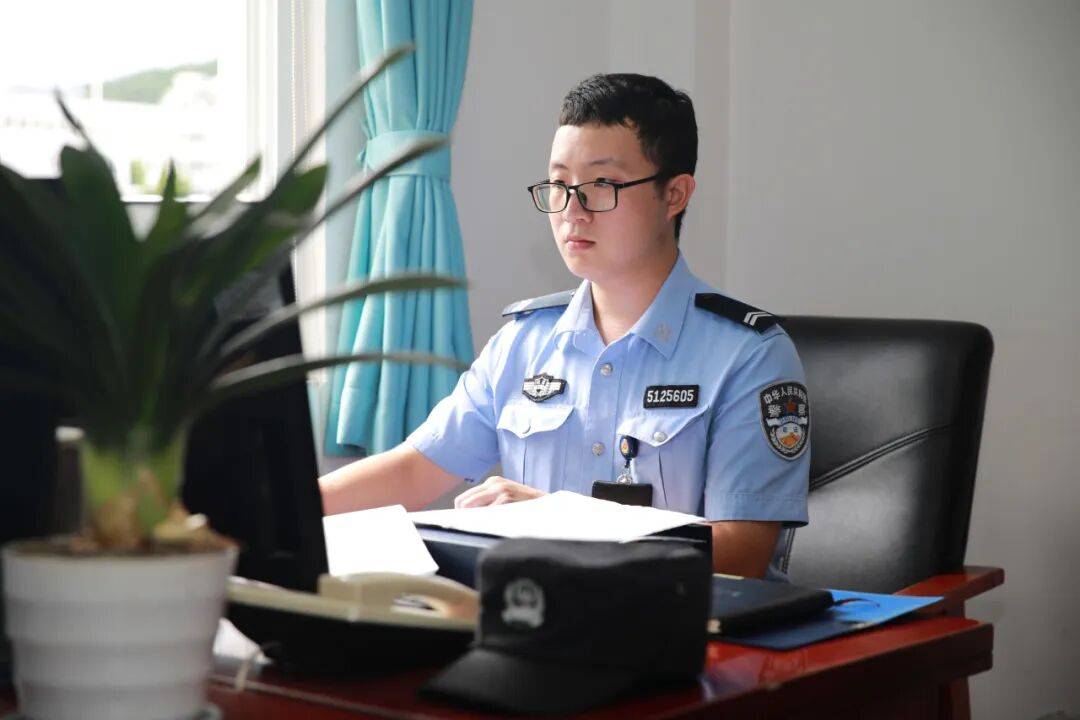 国庆特辑 | “青苗”值班日记：他的“第一次”，藏着成长与传承