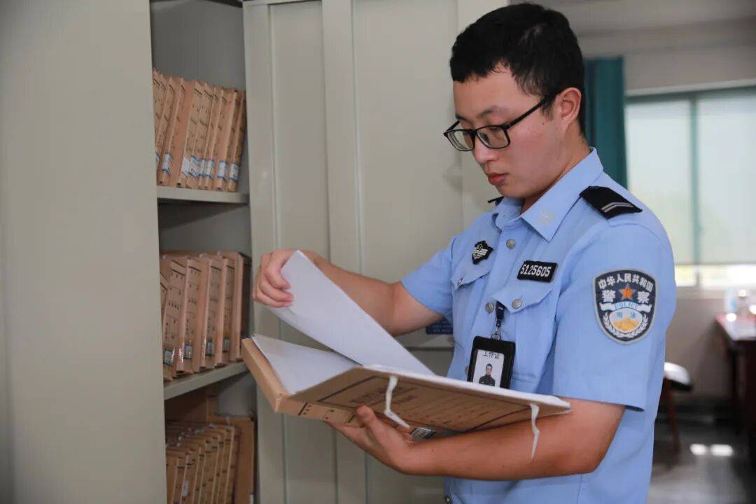 国庆特辑 | “青苗”值班日记：他的“第一次”，藏着成长与传承