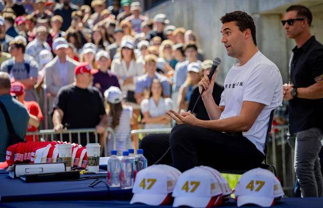 美国Z世代“孤狼”出没