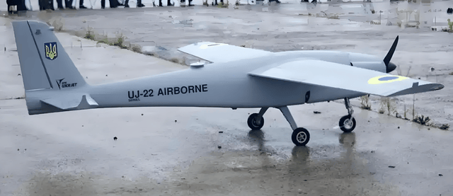 1400公里外化工厂燃起大火，乌军无人机已袭击俄境内40%的炼油厂